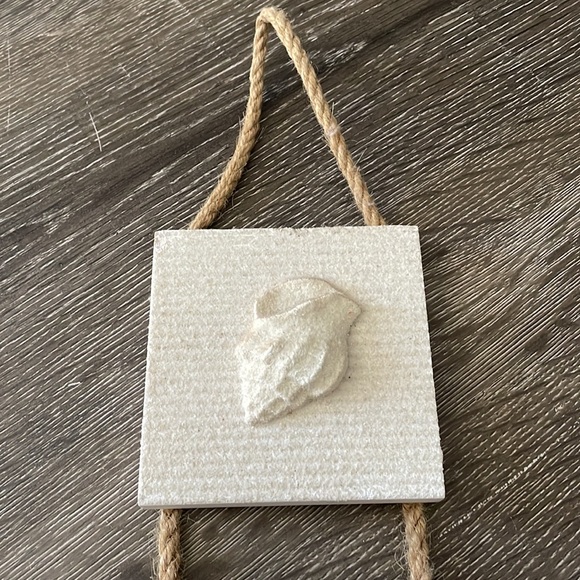 Decor - Picture 2 of 6